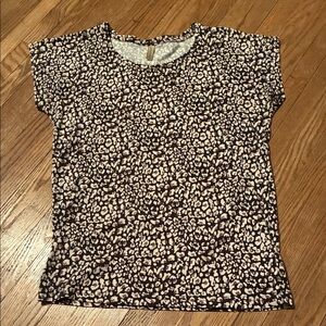 Soya Concept Stylish Black and White Leopard Print Short Sleeve Top
